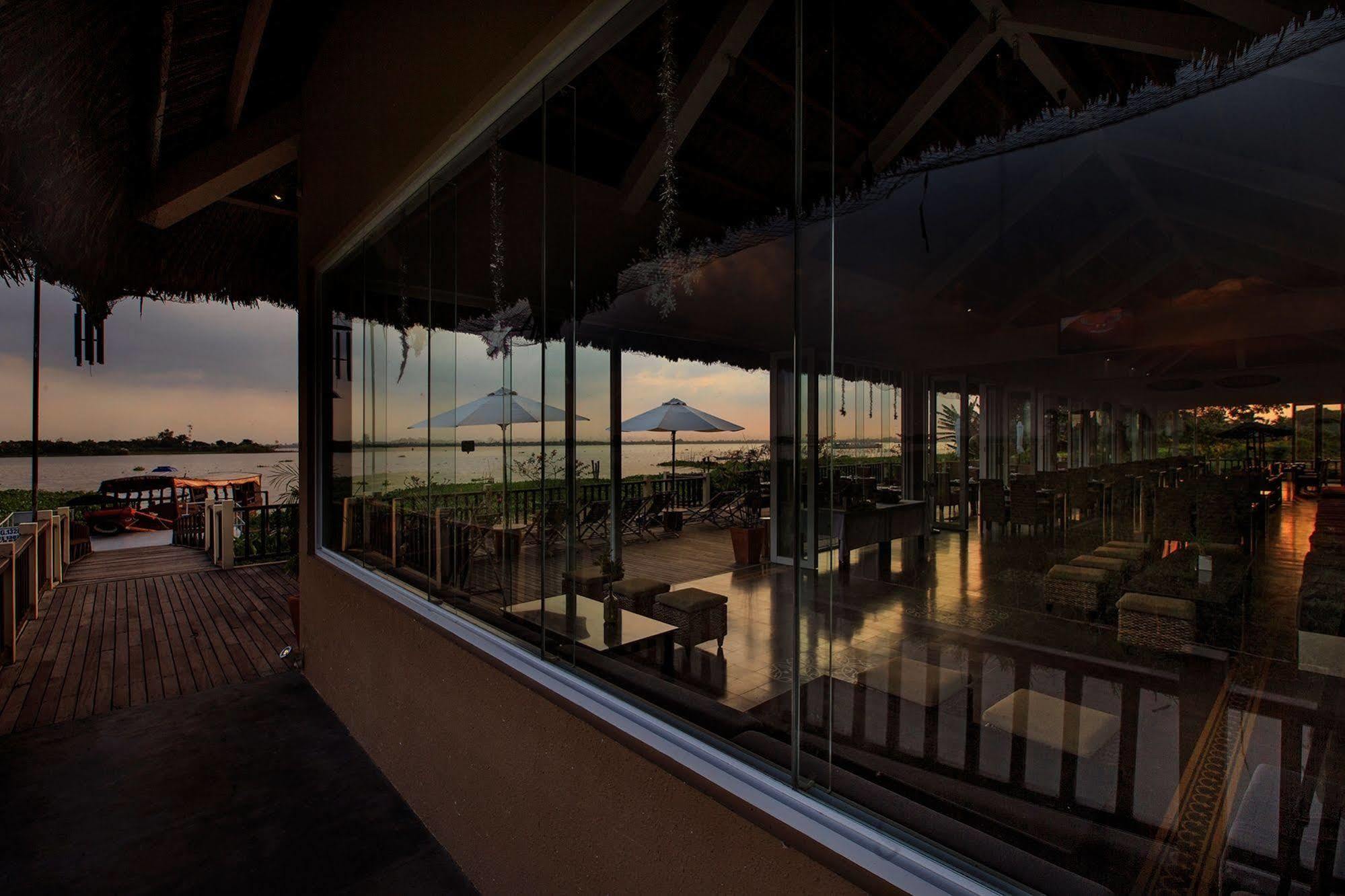 Mekong Riverside Boutique Resort & Spa Кайбе Экстерьер фото